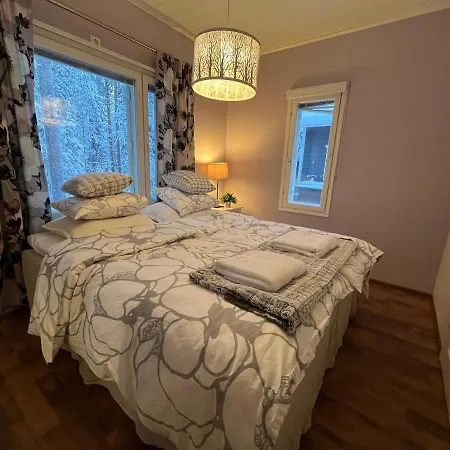 Forest Villa, Sauna And Jacuzzi On The Edge Of The Center Villa