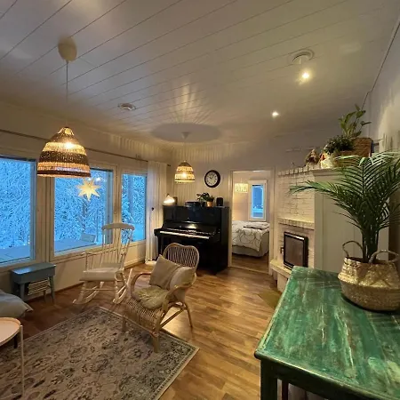 Forest Villa, Sauna And Jacuzzi On The Edge Of The Center *