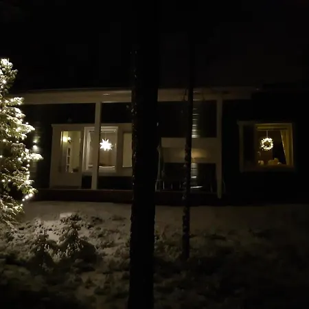 Forest Villa, Sauna And Jacuzzi On The Edge Of The Center Rovaniemi